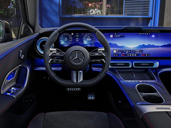 Vokietijos automobilių pramonės milžinės staigmena: pristatytas visi&scaron;kai elektrinis &bdquo;Mercedes-Benz&ldquo; C klasės sedanas