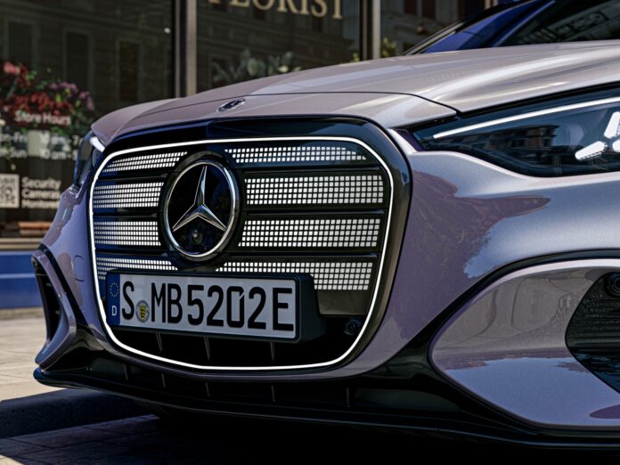 Elektrinė „Mercedes-Benz“ C klasė (nuotr. gamintojo)
