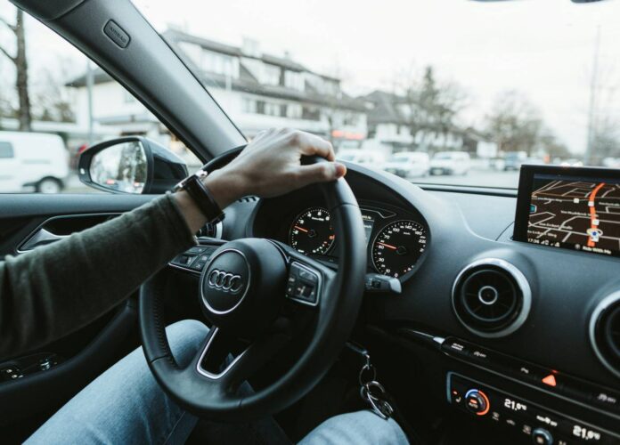 Automobilio vairavimas (nuotr. Unsplash)