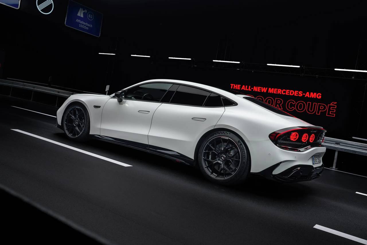 Elektrinis „Mercedes-AMG GT“