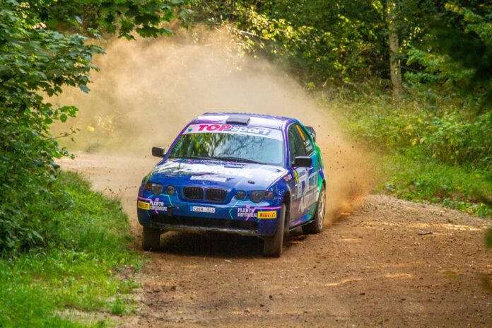 „BMW Cup“ klasės automobiliai (nuotr. organizatorių)