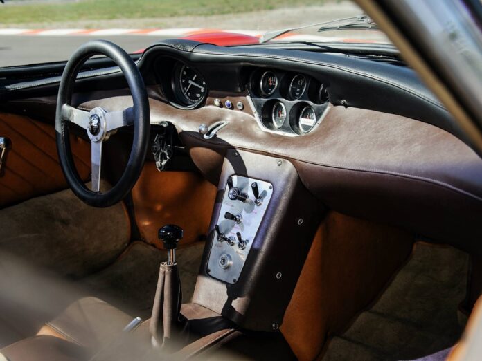 Alfa Romeo Tipo 33 Stradale (nuotr. gamintojo) Alfa Romeo Tipo 33 Stradale (nuotr. gamintojo)