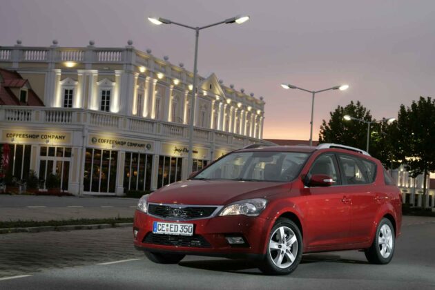 Atnaujintas &bdquo;Kia Ceed SW&ldquo; (nuotr. gamintojo)