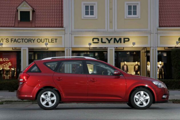 Atnaujintas &bdquo;Kia Ceed SW&ldquo; (nuotr. gamintojo)