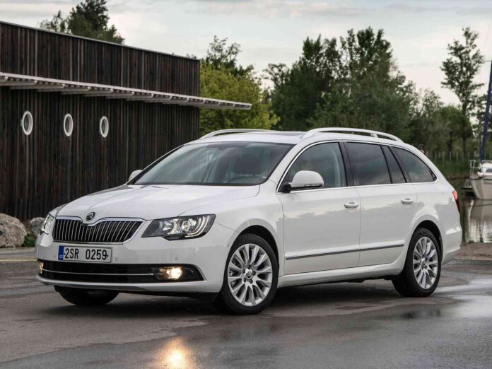 Atnaujintas „Škoda Superb Combi“ (nuotr. gamintojo)