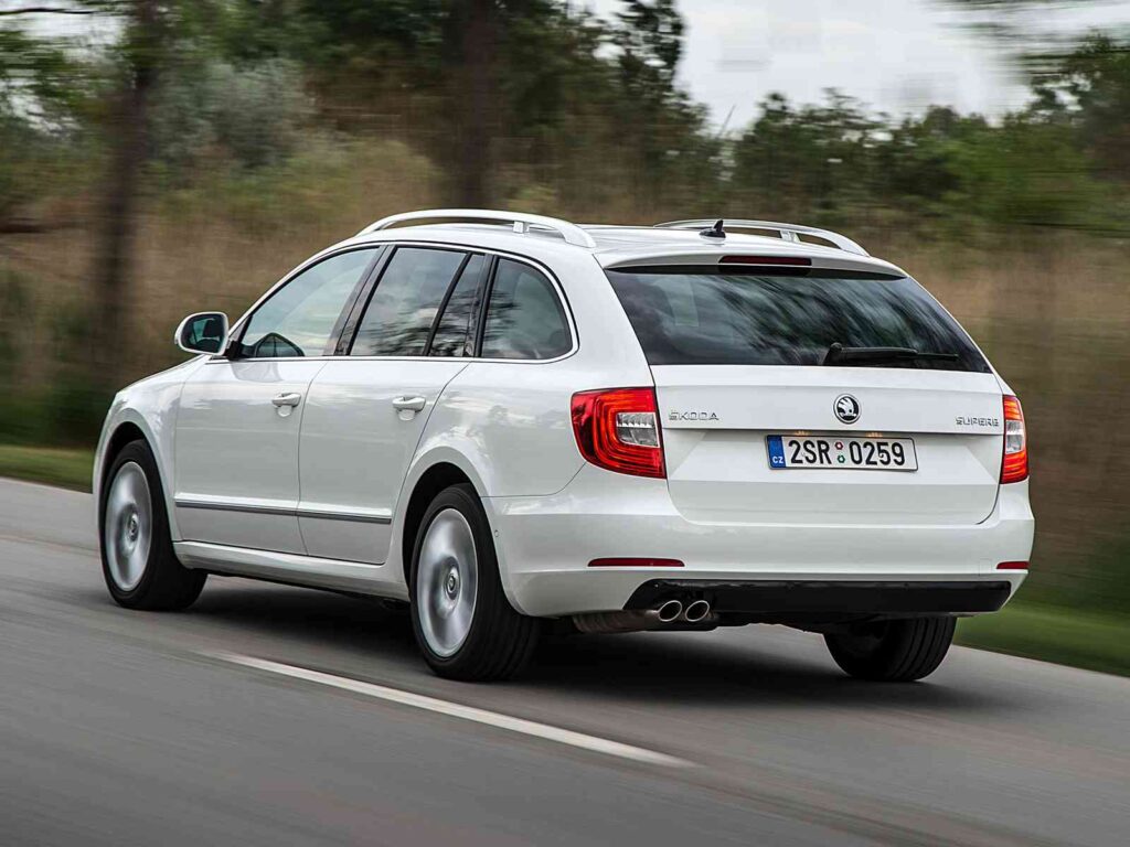 Atnaujintas „Škoda Superb Combi“ (nuotr. gamintojo)