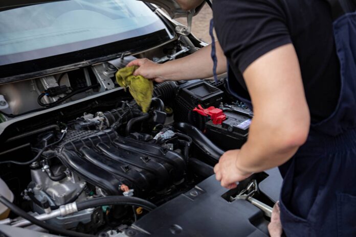 Automobilio priežiūra (nuotr. Pexels)