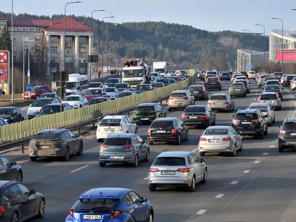 Automobilių eismas