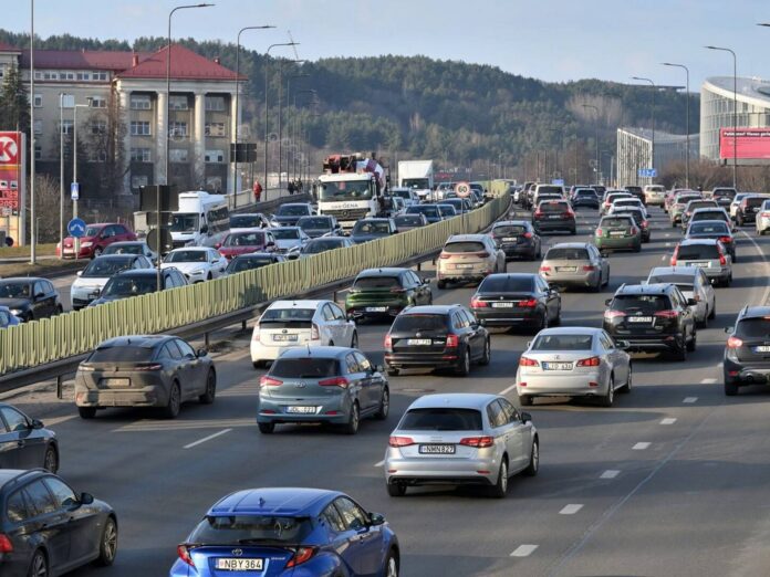 Automobilių eismas