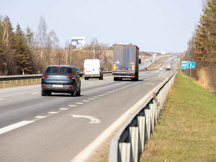 Automobilių eismas (nuotr. Via Lietuva)