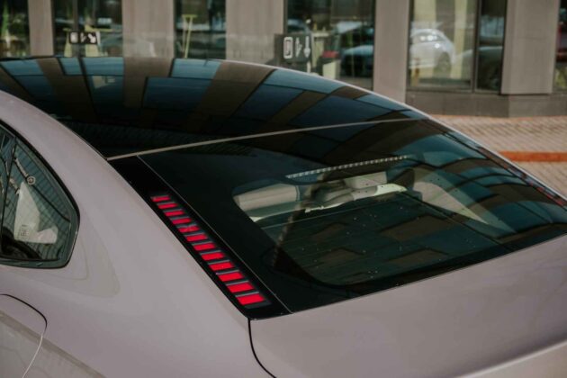 Elektrinis &bdquo;Volvo ES90&ldquo; sedanas (nuotr. Automobilistika.lt)