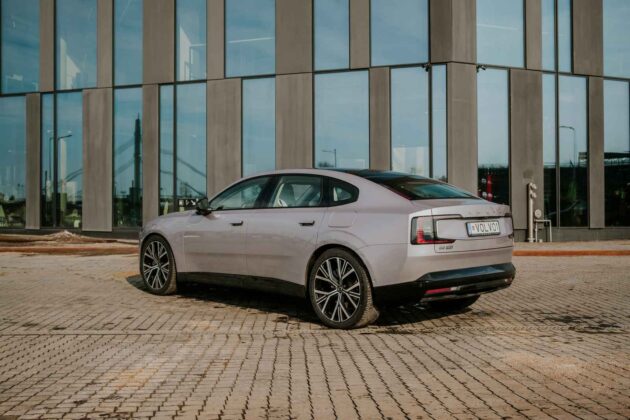 Elektrinis &bdquo;Volvo ES90&ldquo; sedanas (nuotr. Automobilistika.lt)