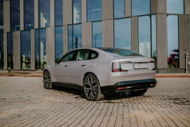 Elektrinis &bdquo;Volvo ES90&ldquo; sedanas (nuotr. Automobilistika.lt)
