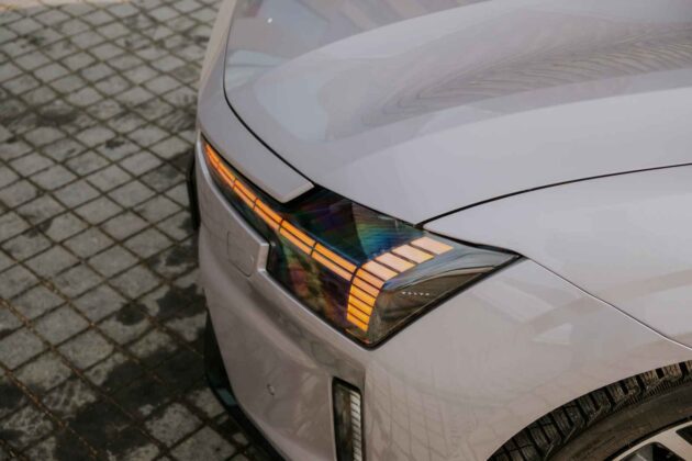 Elektrinis &bdquo;Volvo ES90&ldquo; sedanas (nuotr. Automobilistika.lt)