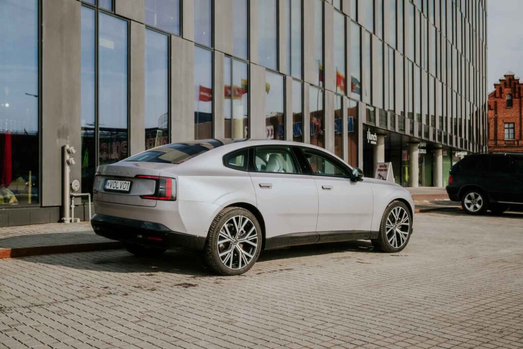Elektrinis „Volvo ES90“ sedanas (nuotr. Automobilistika.lt)