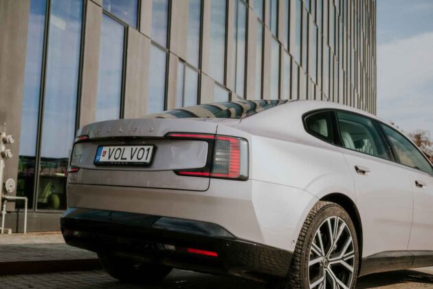 Elektrinis &bdquo;Volvo ES90&ldquo; sedanas (nuotr. Automobilistika.lt)