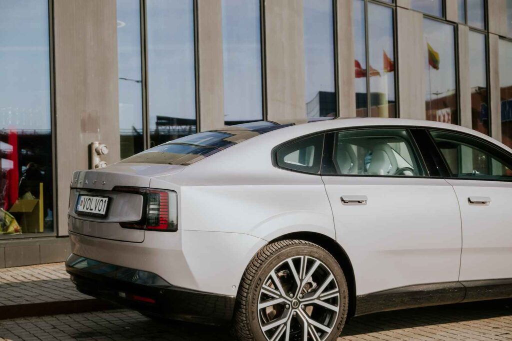 Elektrinis „Volvo ES90“ sedanas (nuotr. Automobilistika.lt)