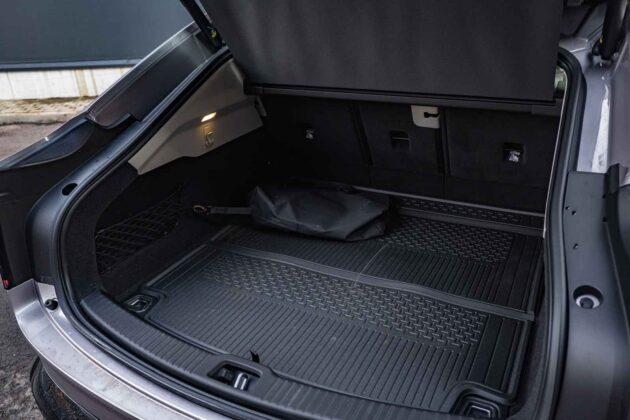 Elektrinis &bdquo;Volvo ES90&ldquo; sedanas (nuotr. Automobilistika.lt)