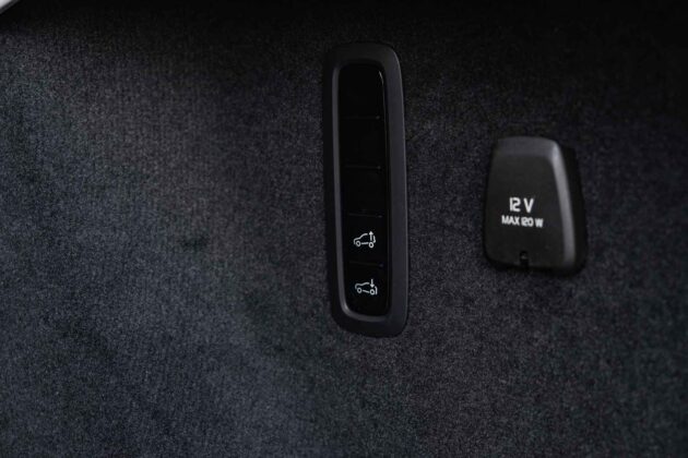 Elektrinis &bdquo;Volvo ES90&ldquo; sedanas (nuotr. Automobilistika.lt)