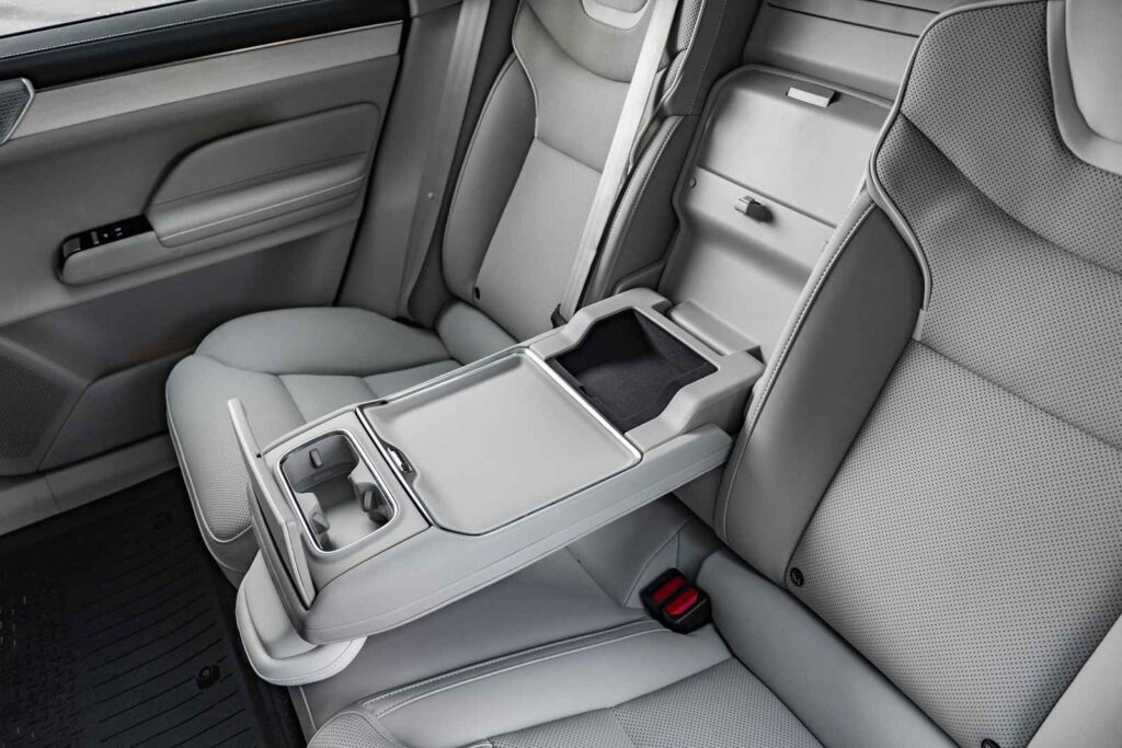 Elektrinis „Volvo ES90“ sedanas (nuotr. Automobilistika.lt)