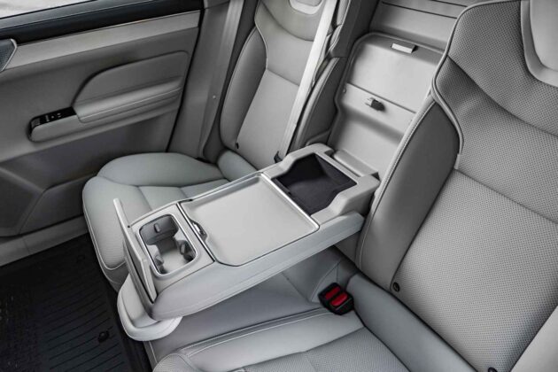 Elektrinis &bdquo;Volvo ES90&ldquo; sedanas (nuotr. Automobilistika.lt)