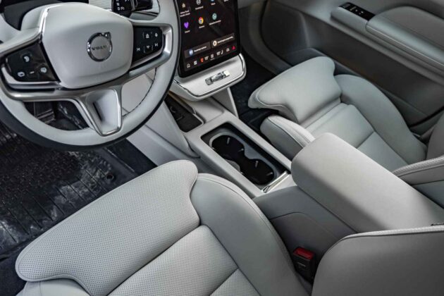 Elektrinis &bdquo;Volvo ES90&ldquo; sedanas (nuotr. Automobilistika.lt)