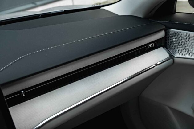 Elektrinis &bdquo;Volvo ES90&ldquo; sedanas (nuotr. Automobilistika.lt)