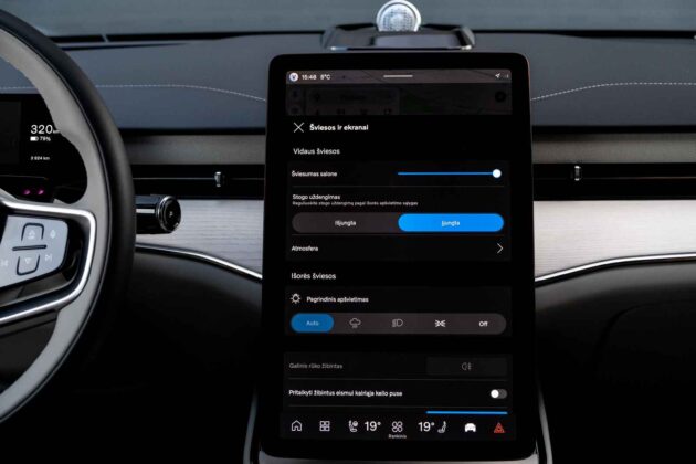 Elektrinis &bdquo;Volvo ES90&ldquo; sedanas (nuotr. Automobilistika.lt)