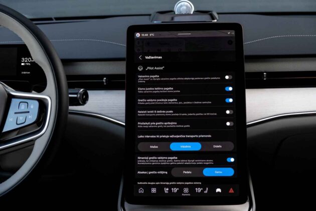 Elektrinis &bdquo;Volvo ES90&ldquo; sedanas (nuotr. Automobilistika.lt)