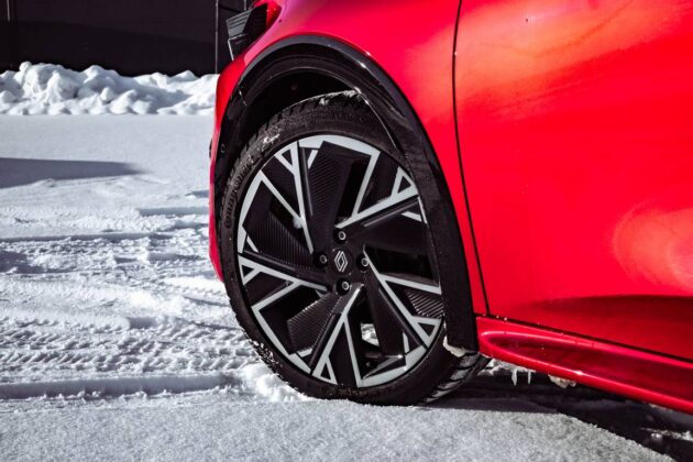 Naujos kartos hibridinis „Renault Clio e Tech nuotr. Automobilistika 10