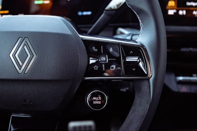 Naujos kartos hibridinis „Renault Clio e Tech nuotr. Automobilistika 19