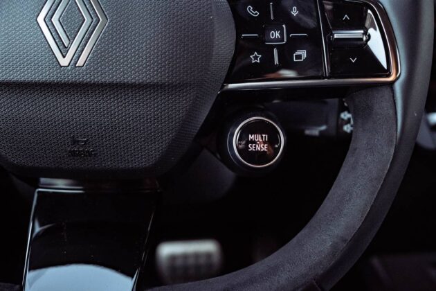 Naujos kartos hibridinis „Renault Clio e Tech nuotr. Automobilistika 20