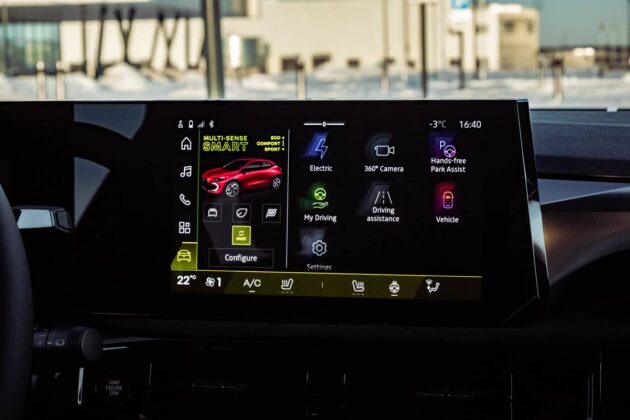 Naujos kartos hibridinis „Renault Clio e Tech nuotr. Automobilistika 31