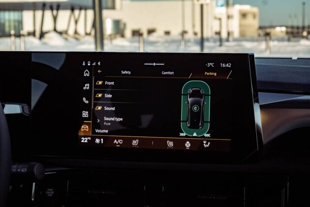 Naujos kartos hibridinis „Renault Clio e Tech nuotr. Automobilistika 39