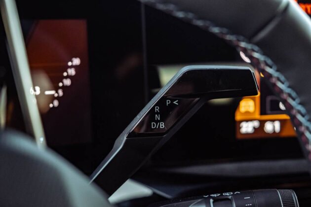 Naujos kartos hibridinis „Renault Clio e Tech nuotr. Automobilistika 54