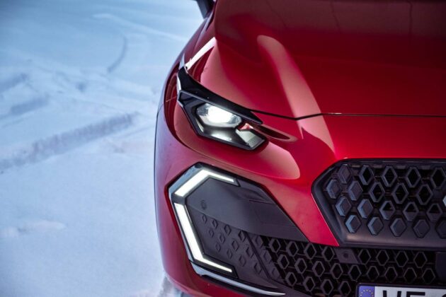 Naujos kartos hibridinis „Renault Clio e Tech nuotr. Automobilistika 68