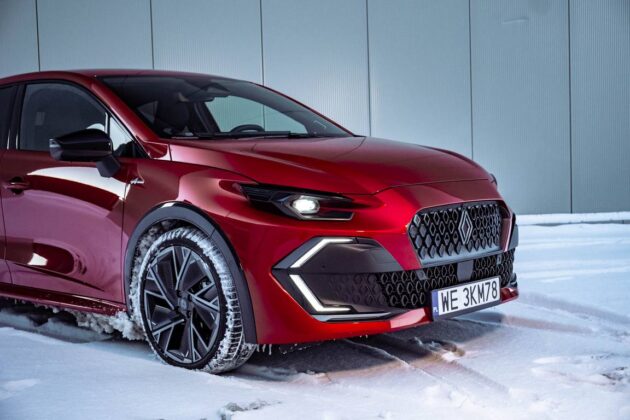 Naujos kartos hibridinis „Renault Clio e Tech nuotr. Automobilistika 69