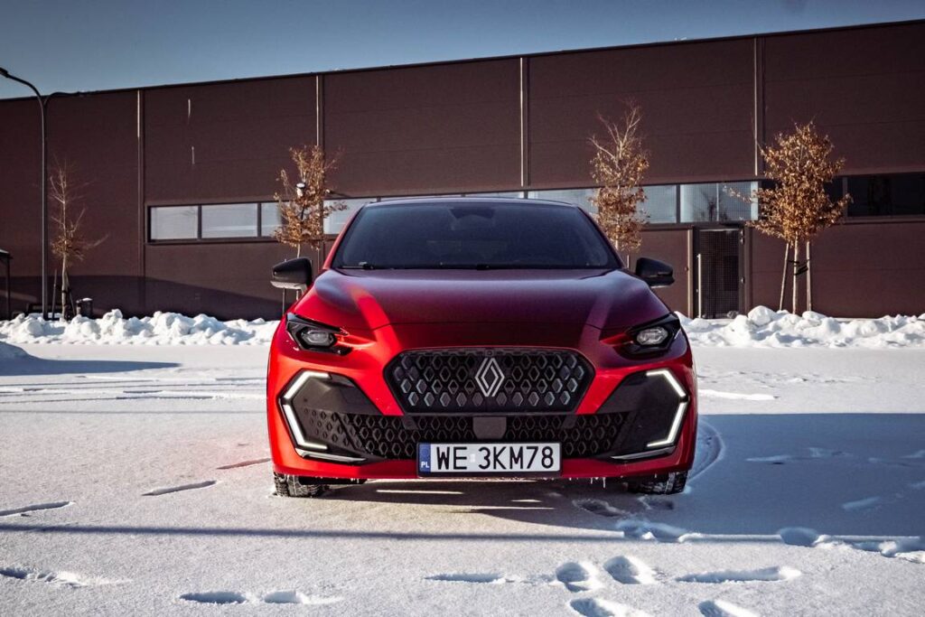 Naujos kartos hibridinis „Renault Clio e Tech nuotr. Automobilistika 7