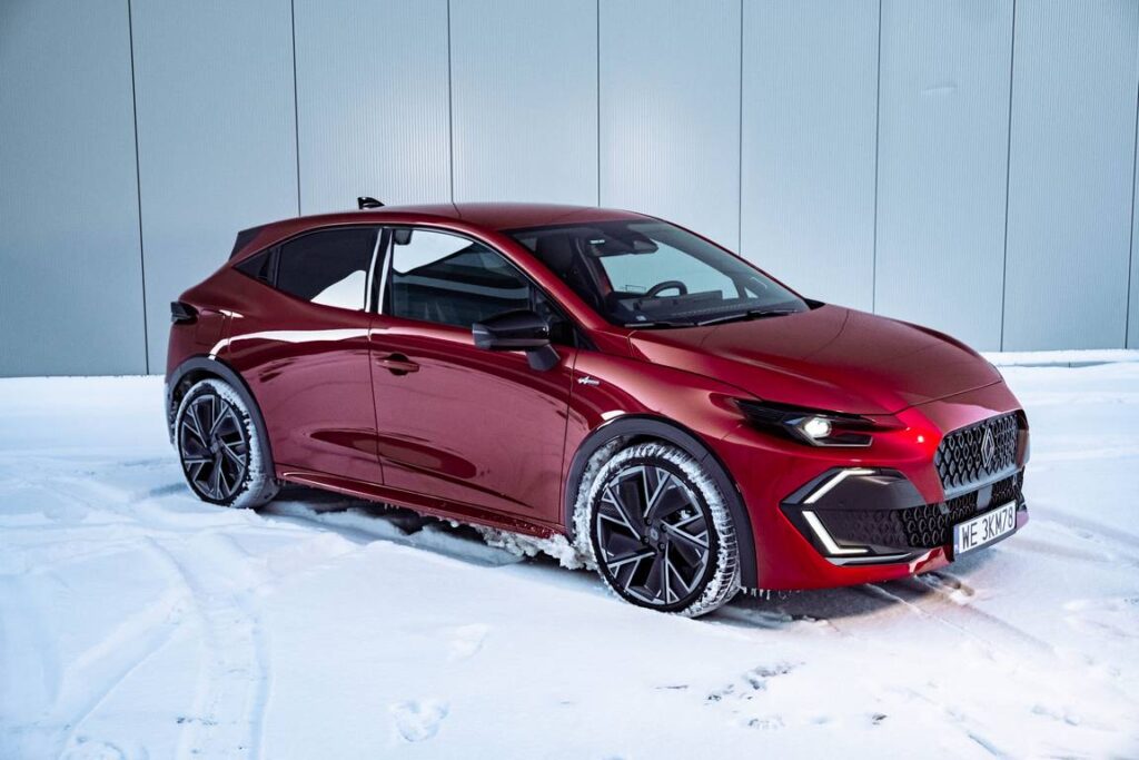Naujos kartos hibridinis „Renault Clio e Tech nuotr. Automobilistika 70 1