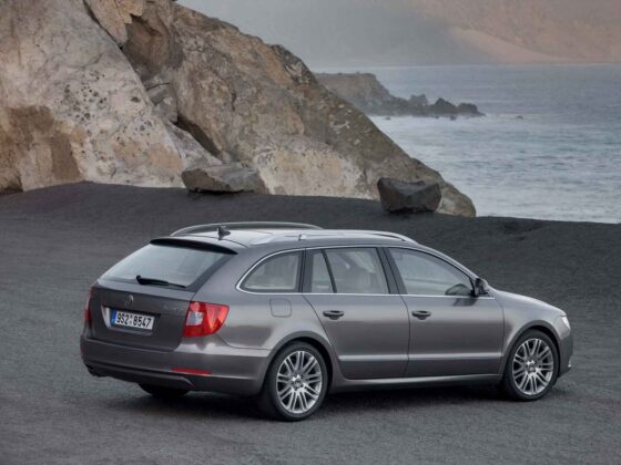 &bdquo;&Scaron;koda Superb Combi&ldquo; (nuotr. gamintojo)