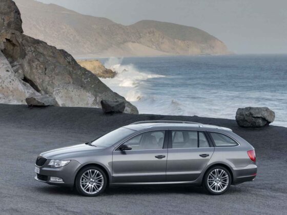 &bdquo;&Scaron;koda Superb Combi&ldquo; (nuotr. gamintojo)