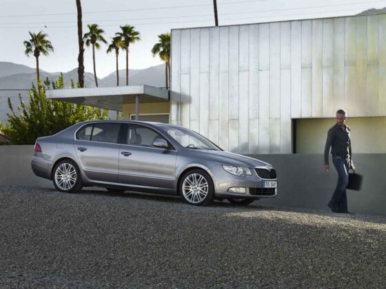 &bdquo;&Scaron;koda Superb&ldquo; sedanas (nuotr. gamintojo)