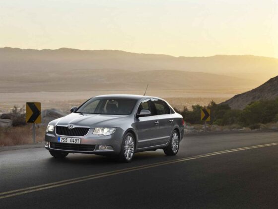 &bdquo;&Scaron;koda Superb&ldquo; sedanas (nuotr. gamintojo)