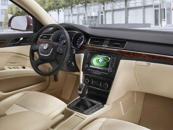 &bdquo;&Scaron;koda Superb&ldquo; sedanas (nuotr. gamintojo)