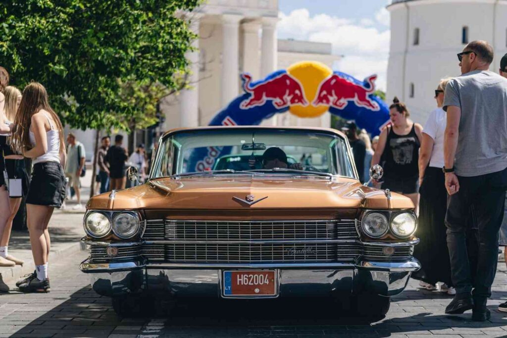 Amerikietiški automobiliai (nuotr. Vytautas Pilkauskas)