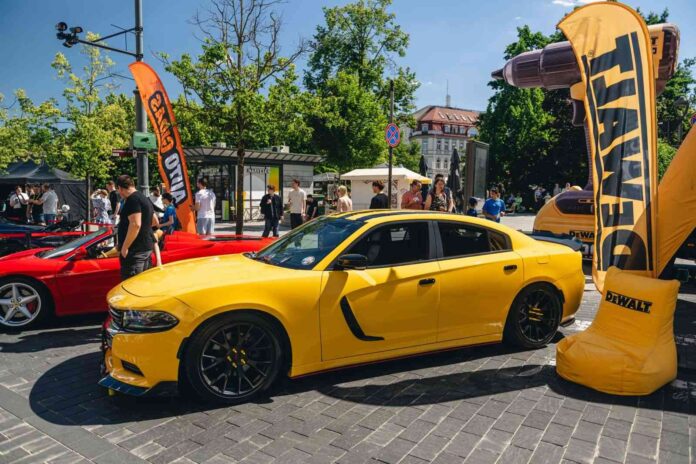 Amerikietiški automobiliai (nuotr. Vytautas Pilkauskas)