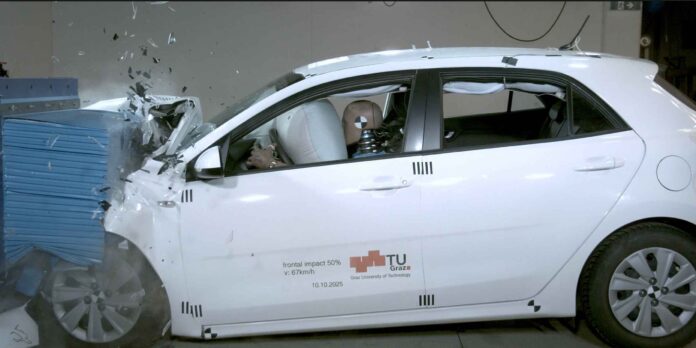 Automobilių saugumo bandymai (nuotr. organizatorių)
