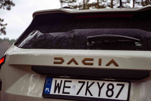 Hibridinio &bdquo;Dacia Duster&ldquo; apžvalga (nuotr. Automobilistika.lt)