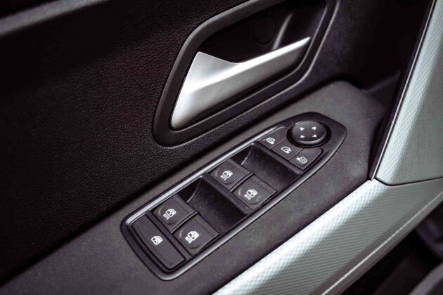 Hibridinio &bdquo;Dacia Duster&ldquo; apžvalga (nuotr. Automobilistika.lt)