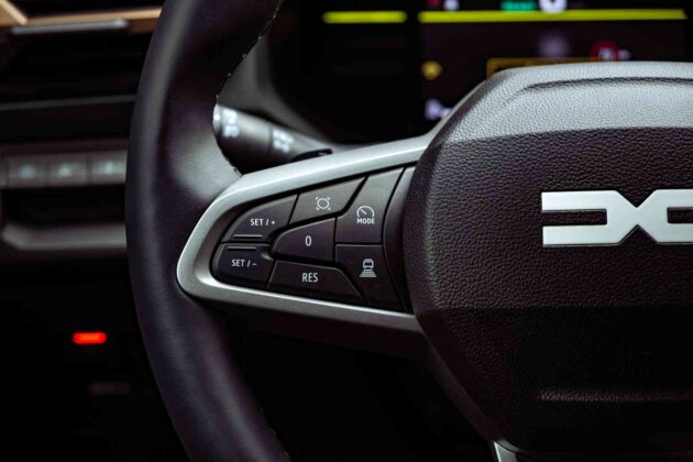 Hibridinio &bdquo;Dacia Duster&ldquo; apžvalga (nuotr. Automobilistika.lt)